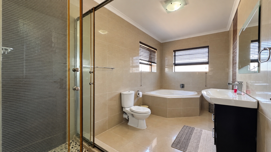 4 Bedroom Property for Sale in Parklands Western Cape
